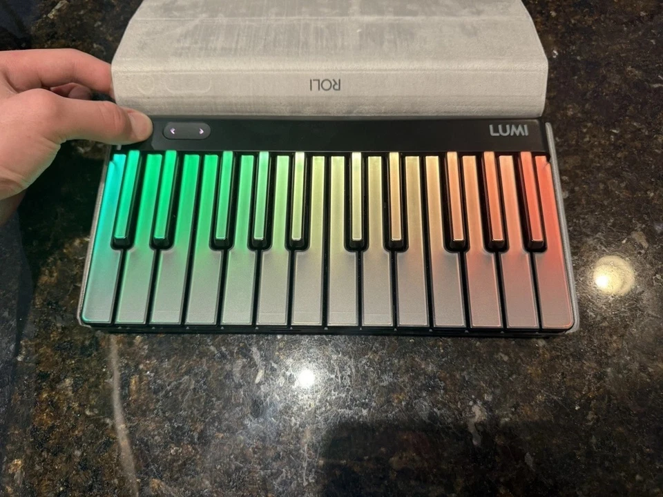 ROLI Lumi Keys Studio Edition Light Up Keyboard; LKB01 mit Box & Teal Snapcase
