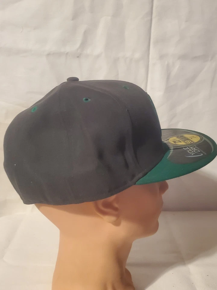 Volcom Logo New Era 59FIFTY Fitted Hat Gray Green Size 7 5/8 60.6cm... - Image 3 of 4
