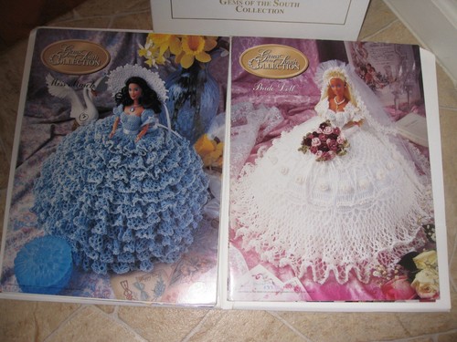 ANNIES' ATTIC ~ patrones de ganchillo para VESTIDOS DE CAMA MUÑECA COLECCIÓN 1997 - Imagen 11 de 12