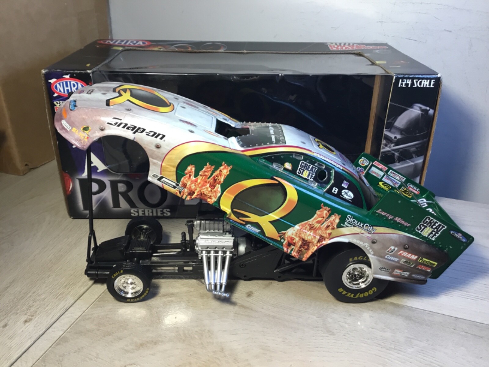 XRARE 124 Tony Pedregon QUAKER STATE / DRAG RACING 2006 NHRA DieCast