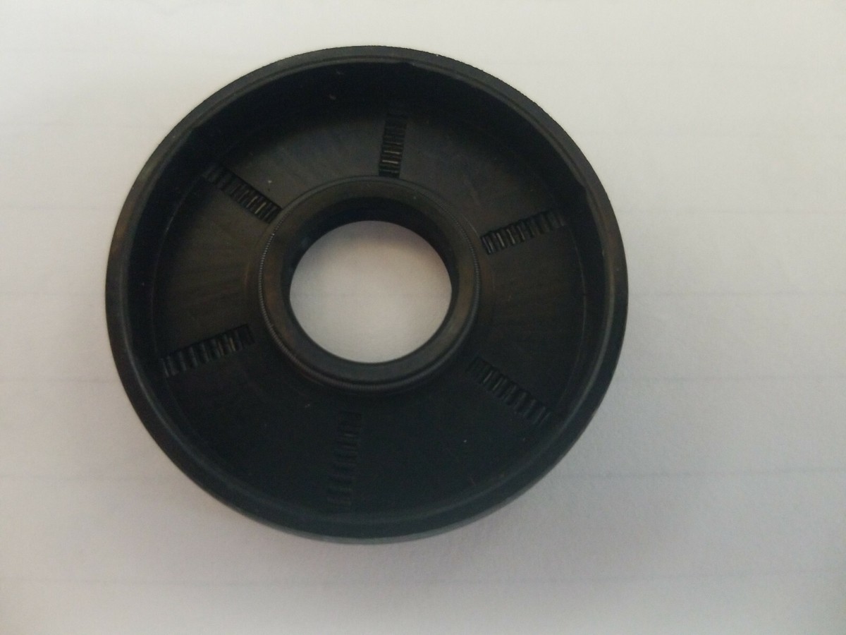 New Genuine Tuff Torq 187Q0624200 Input Shaft Oil Seal