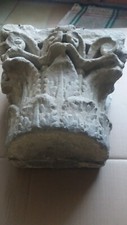 Capitello in Pietra Calcarea Ferrugginosa epoca xv secolo 
