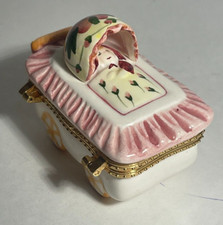 Baby carriage shaped ceramic trinket box 3"x 2"