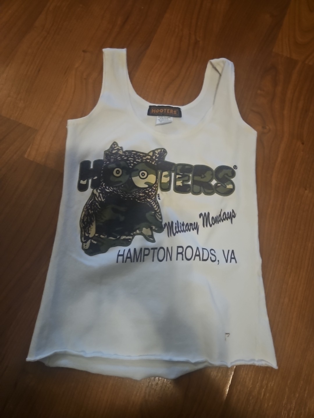 Vintage Hooters We Salute The Troops Small Tank Top Military Apparel