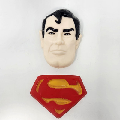Superman Cake Topper Plastic  Face & Insignia Vtg Wilton Pan Accessory