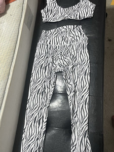 HERA Collection Zebra Print Ankle Leggings M Black White High Rise Stretch