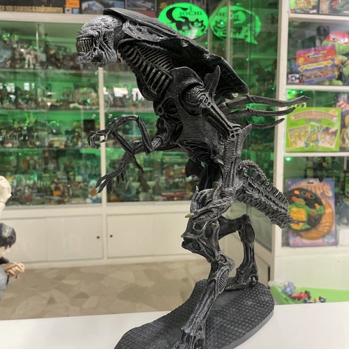 McFarlane Toys 2003 Movie Maniacs Alien Queen Deluxe Set- Action Figure 75 cm - Imagen 8 de 9