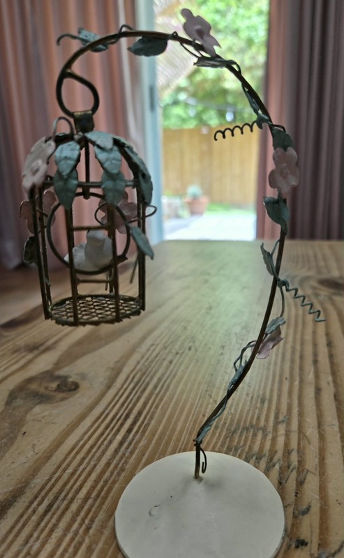 VTG Miniature Wire Bird Cage W/small White Bird 
