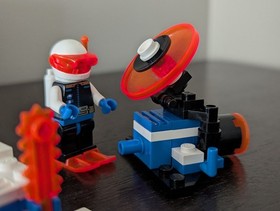 Vintage (1993) LEGO Space Ice Planet 2002 set 6834 Celestial Sled - RARE