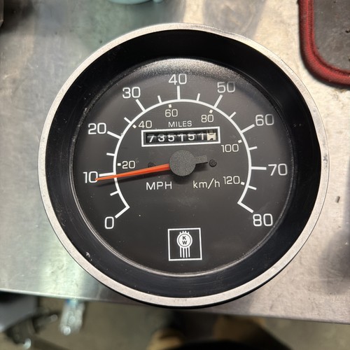 KENWORTH Q43-1019-1 GAUGE-SPEEDO ELEC used OEM