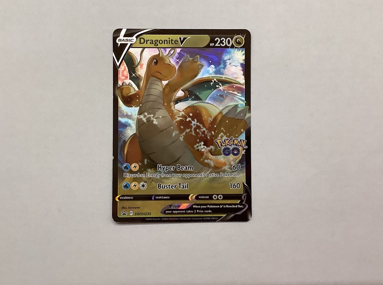 Pokémon TCG Dragonite v Black Star Promos SWSH235 Holo Card Near Mint Condition