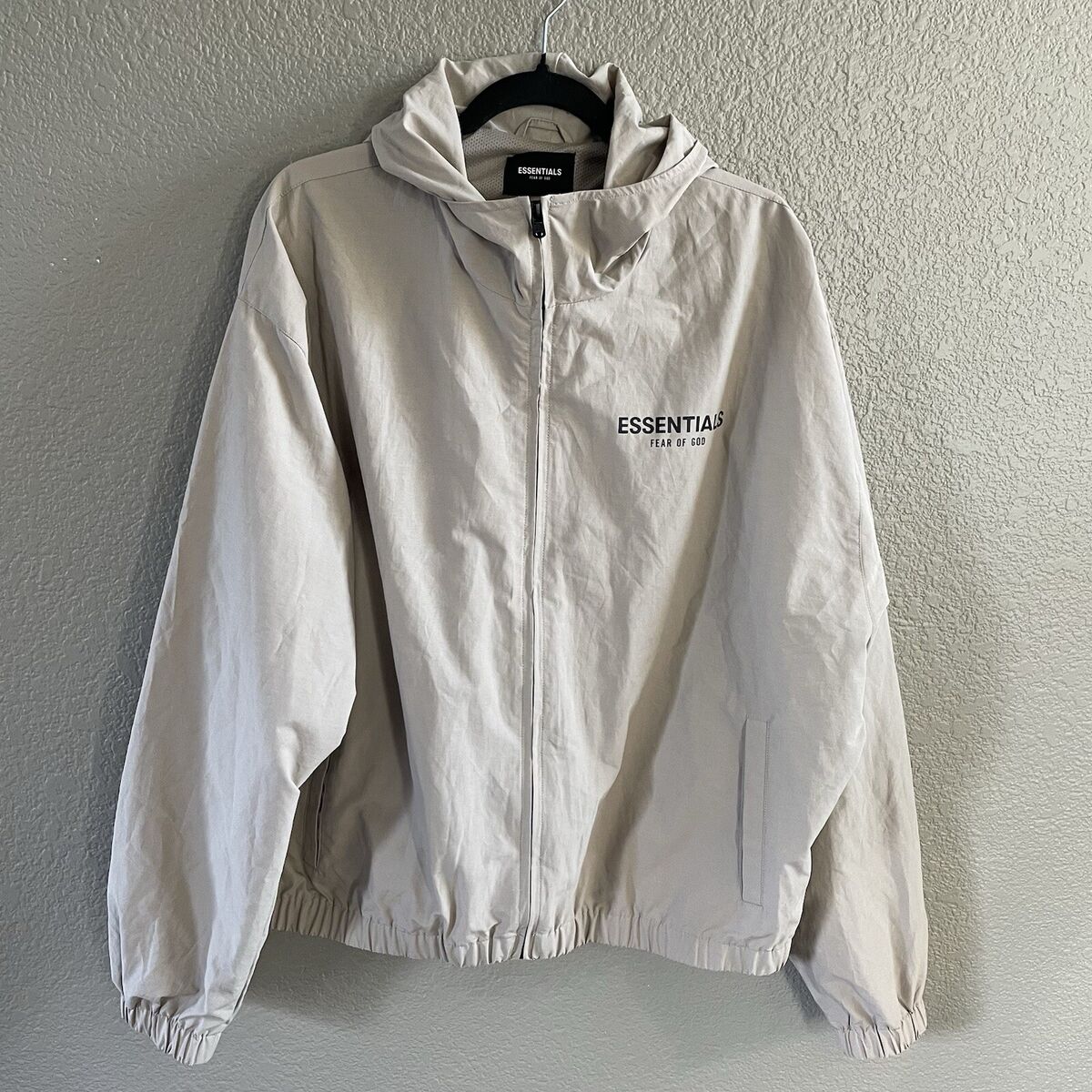 豊富なギフト Fear of God FOG Essentials Jacket Mens Medium Beige Full Zip Anorak Windbreaker ジャケット・アウター