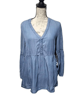 Given Kale Womens Medium 3/4 sleeve Denim Inspired Blouse Top