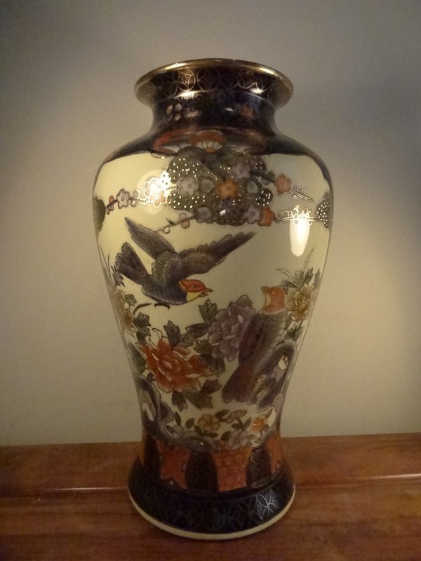 Vintage Asian Porcelain Vase 12 1/4"H Gold Trim Signed Hand Painted in Hong Kong
