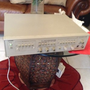 Leader Video Sweep Generator 430 Powers up only
