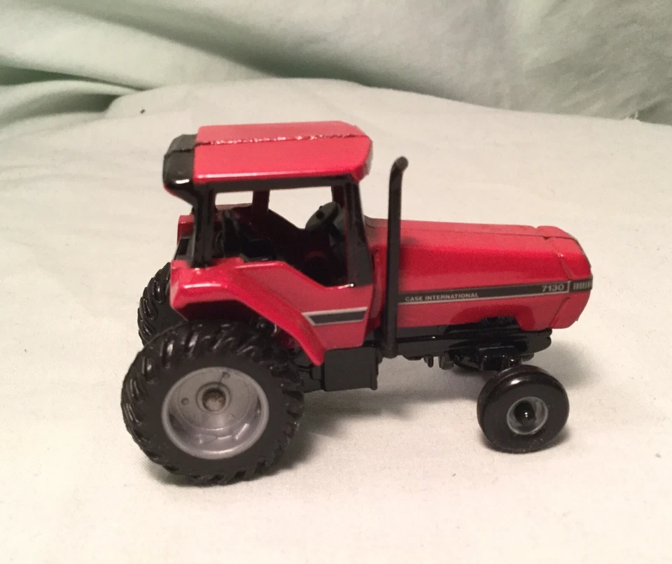 Case International 7130 Vintage Toy Tractor Roughly 2 3/4” X 1 11/16” 1551M - Image 2 of 4