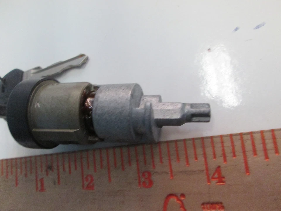 INTERRUPTOR DE ENCENDIDO Y LLAVE PORSCHE 944 944 TURBO 951 944S2 968 NUEVO GENUINO PORSCHE Foto 2 de 3