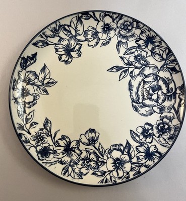 Pfaltzgraff Gabriela Blue Flowers on Off-White 8-5/8'' Salad / Dessert Plate