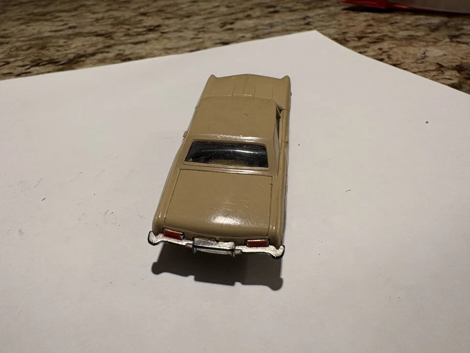 винтажный трассовый автомобиль aurora tjet ho желтовато-коричневый buick riviera - Изображение 2 из 4