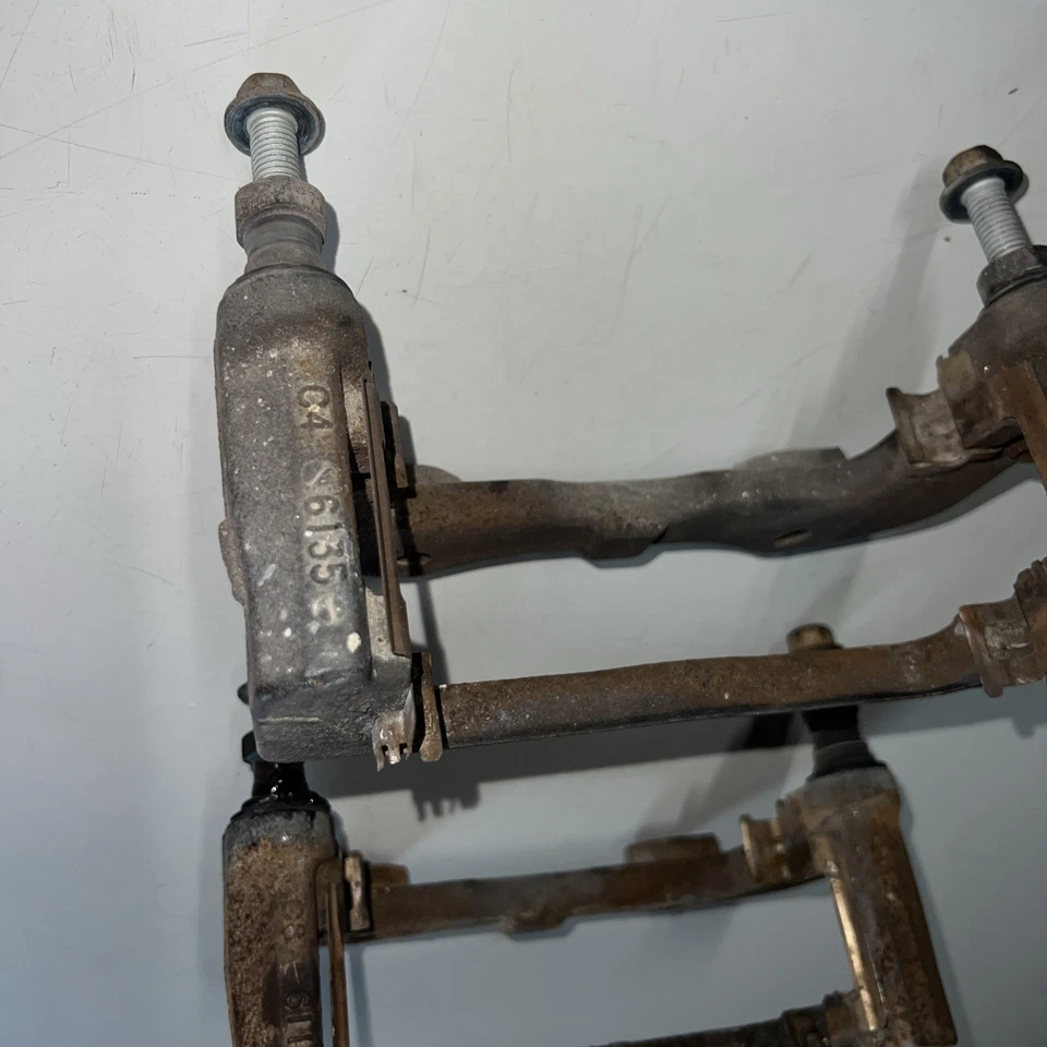 Dodge Charger 2008 par de soportes de pinza de freno de disco y varillas C86117 #267 Foto 2 de 4