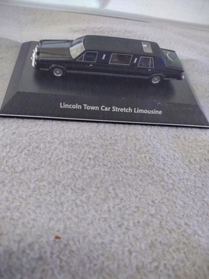 BOS 1/87 Lincoln Town Car Stretch Limousine PC Box