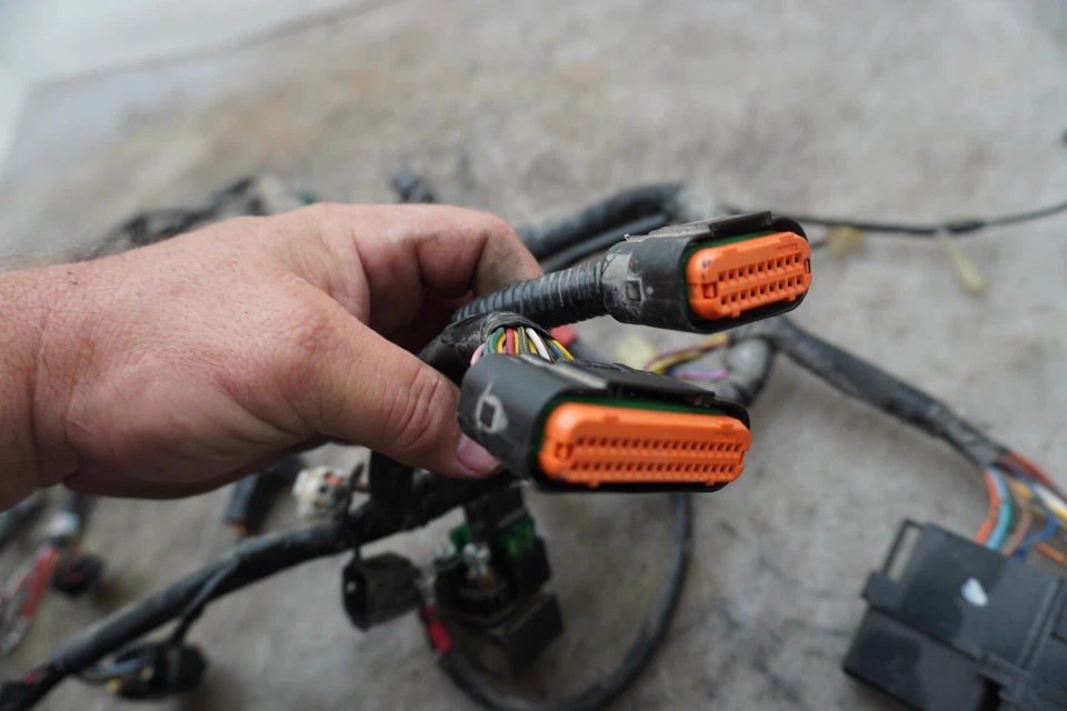 09 SUZUKI VSTROM DL 650 ARNÉS DE CABLEADO PRINCIPAL TELAR E-5072 Foto 3 de 4