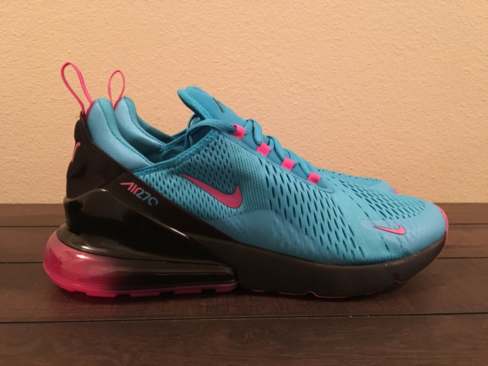 beach running shoes nike