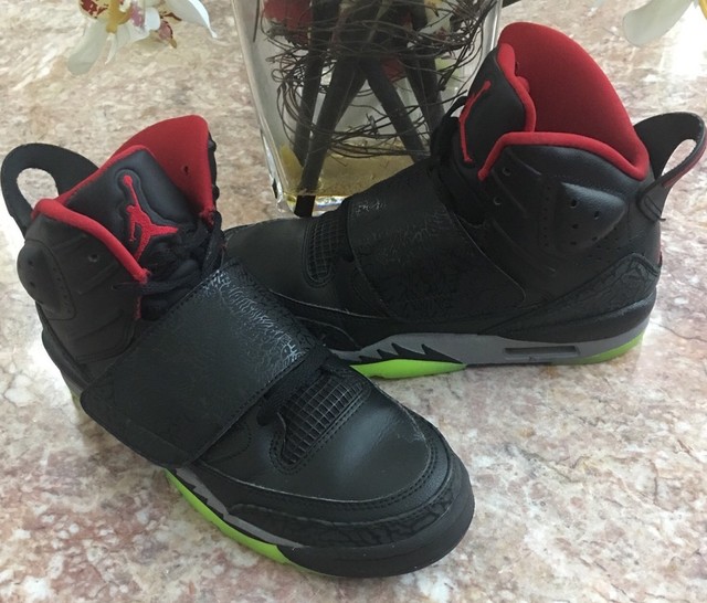 Nike Jordan Son Of Mars Youth Black/Red Shoes Size 5.5Y - 512246-006 EUC | eBay