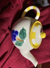 The Cellar Teapot 12" x6" Yellow Checkers w/ Grapes Made in Italy 1997