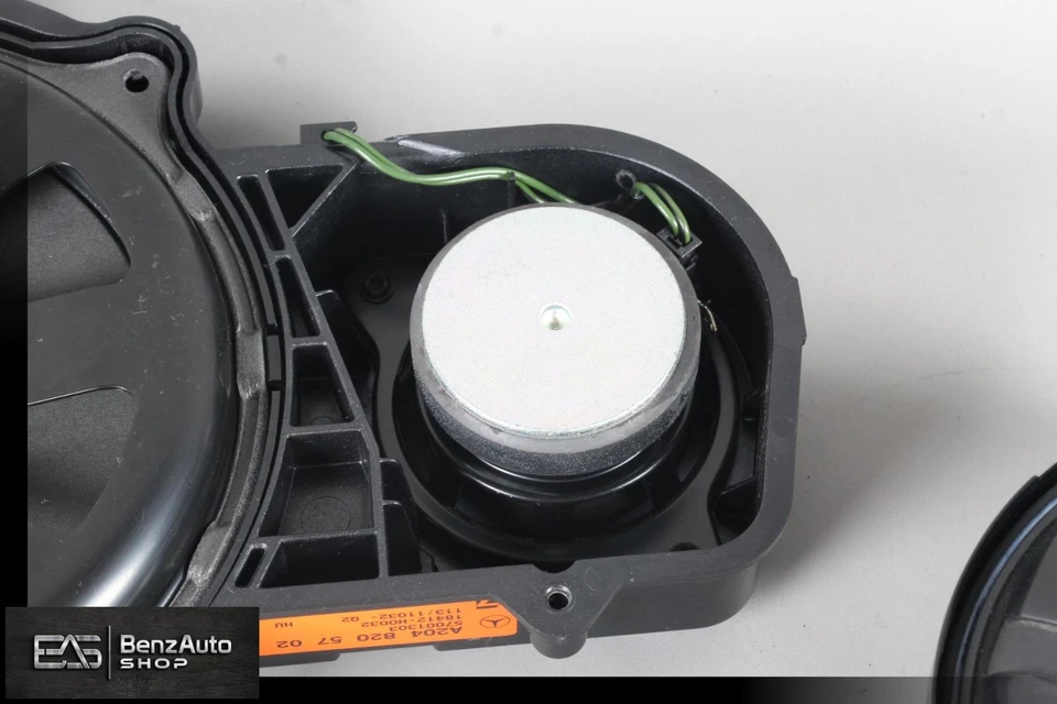 Altavoces de puerta delantera y trasera 12-15 Mercedes W204 C63 AMG Logic7 con juego de subwoofer OEM Foto 3 de 4