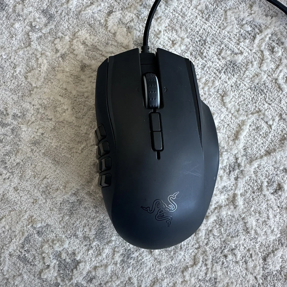 Razer Naga Epic Chroma MMO Wired Gaming Mouse Model RC30-012301 - Image 2 of 4