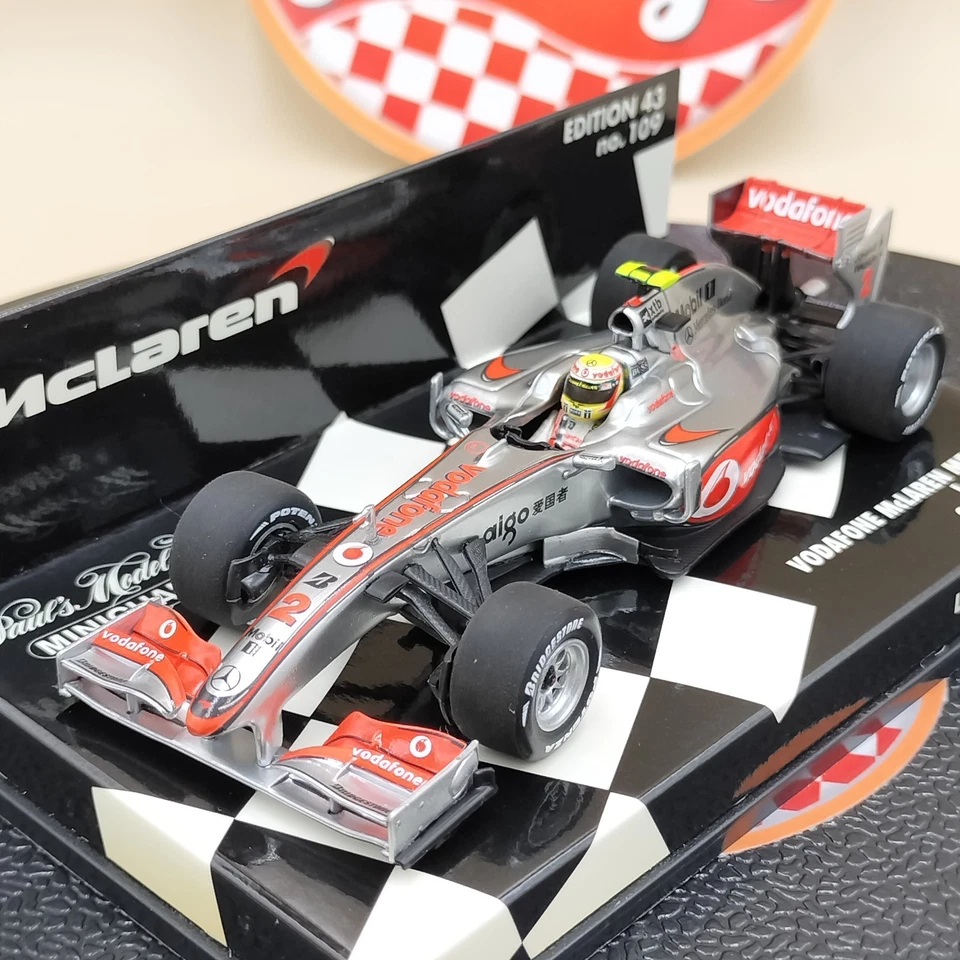 MINICHAMPS 1/43 Vodafone McLaren Mercedes Lewis Hamilton Show Car 2010 530104372 - Image 2 of 4