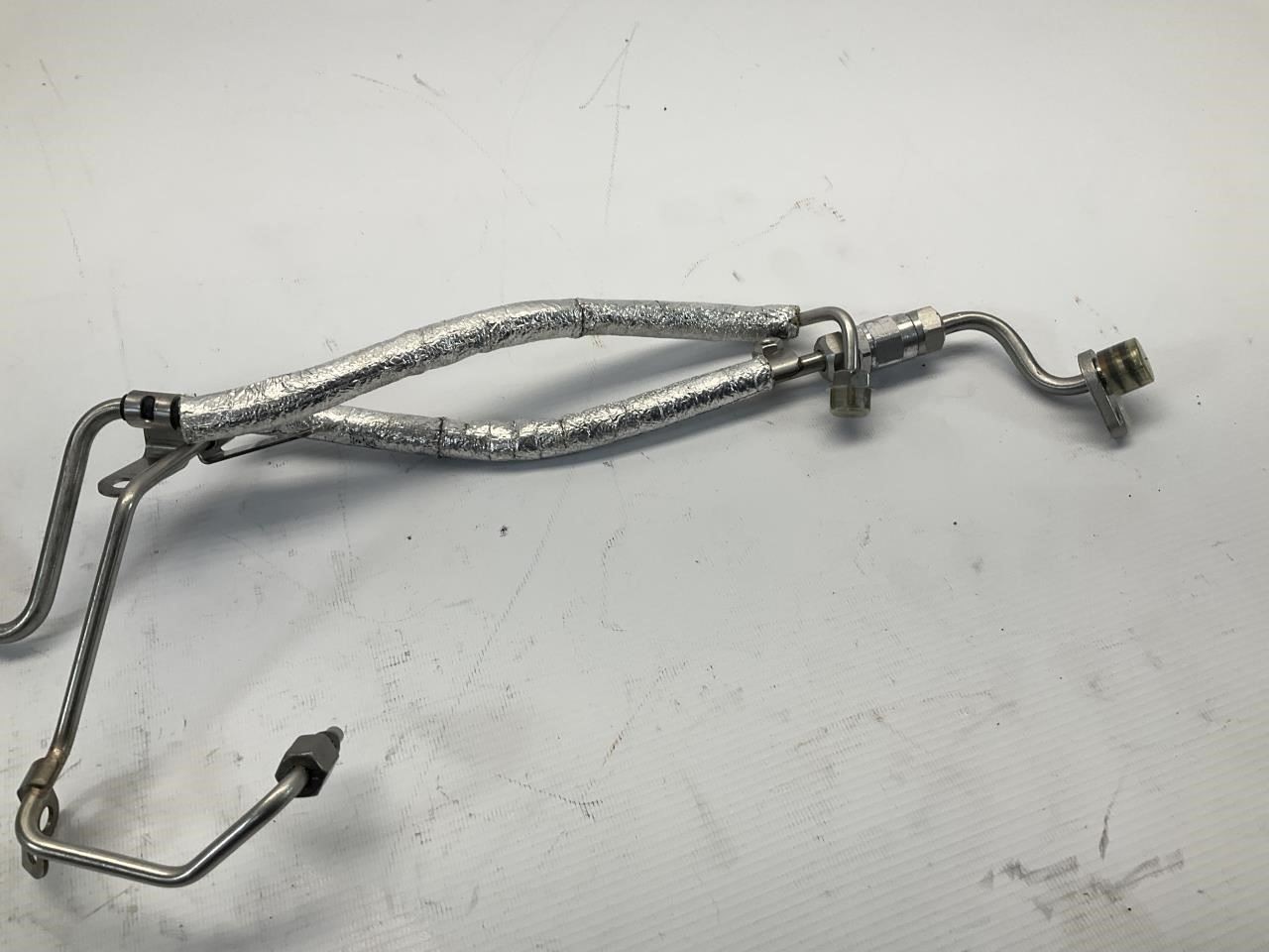 22-24 Ferrari SF90 Oil Delivery Tube Pipe Turbo Pair Q