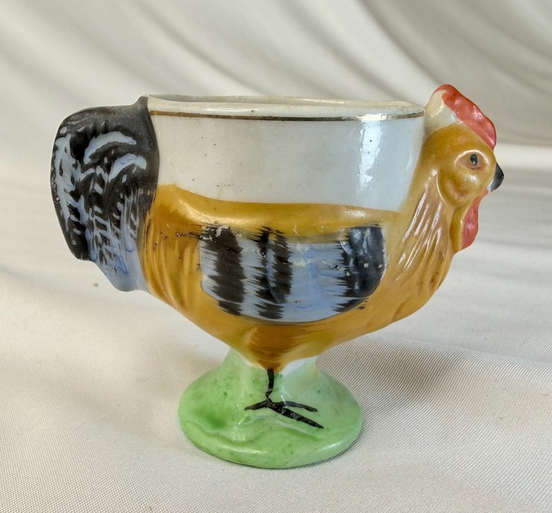 Vintage Chicken Rooster Figural Porcelain Ceramic Footed Egg Cup Made in Japan