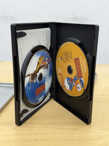 Walt Disney Treasures Chronological Donald Volume Two 1942-1946 - Picture 7 of 8