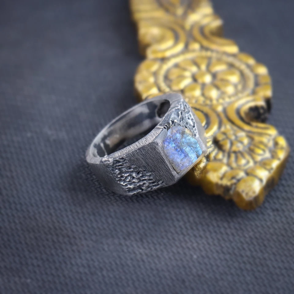 RAINBOW MOONSTONE RING 925 SILVER CRACK STONE RING VINTAGE SIGNET RING GIFT HIM - Image 3 of 4