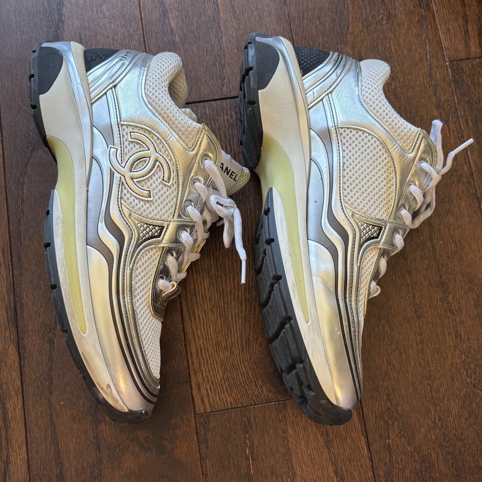 EU 40.5/US 10 1/2 Chanel CC Logo Sneaker White Silver W image 5