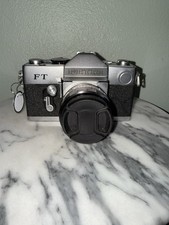 vintage Petri FT 35mm film SLR Camera