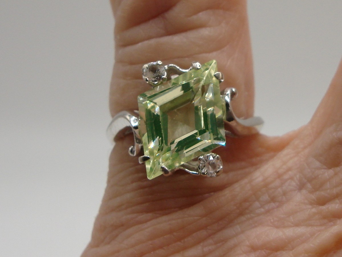 RARE 10K SOLID WHITE GOLD 7+ CTW FANCY CUT GREEN AMETHYST