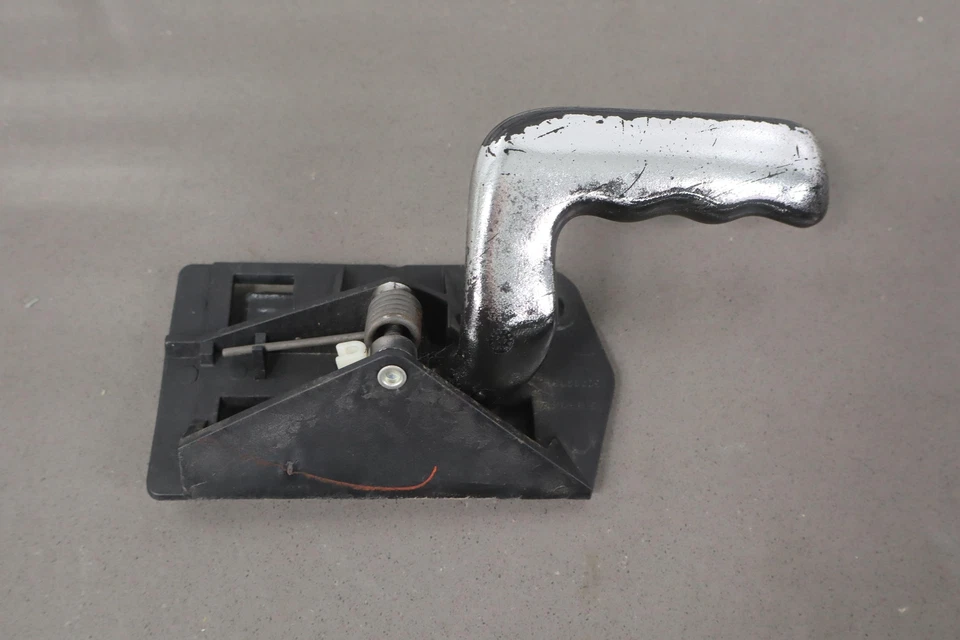 00-06 Chevy GMC GMT800 Escalade Chrome Interior Door Handle Kit (4) - Image 2 of 4