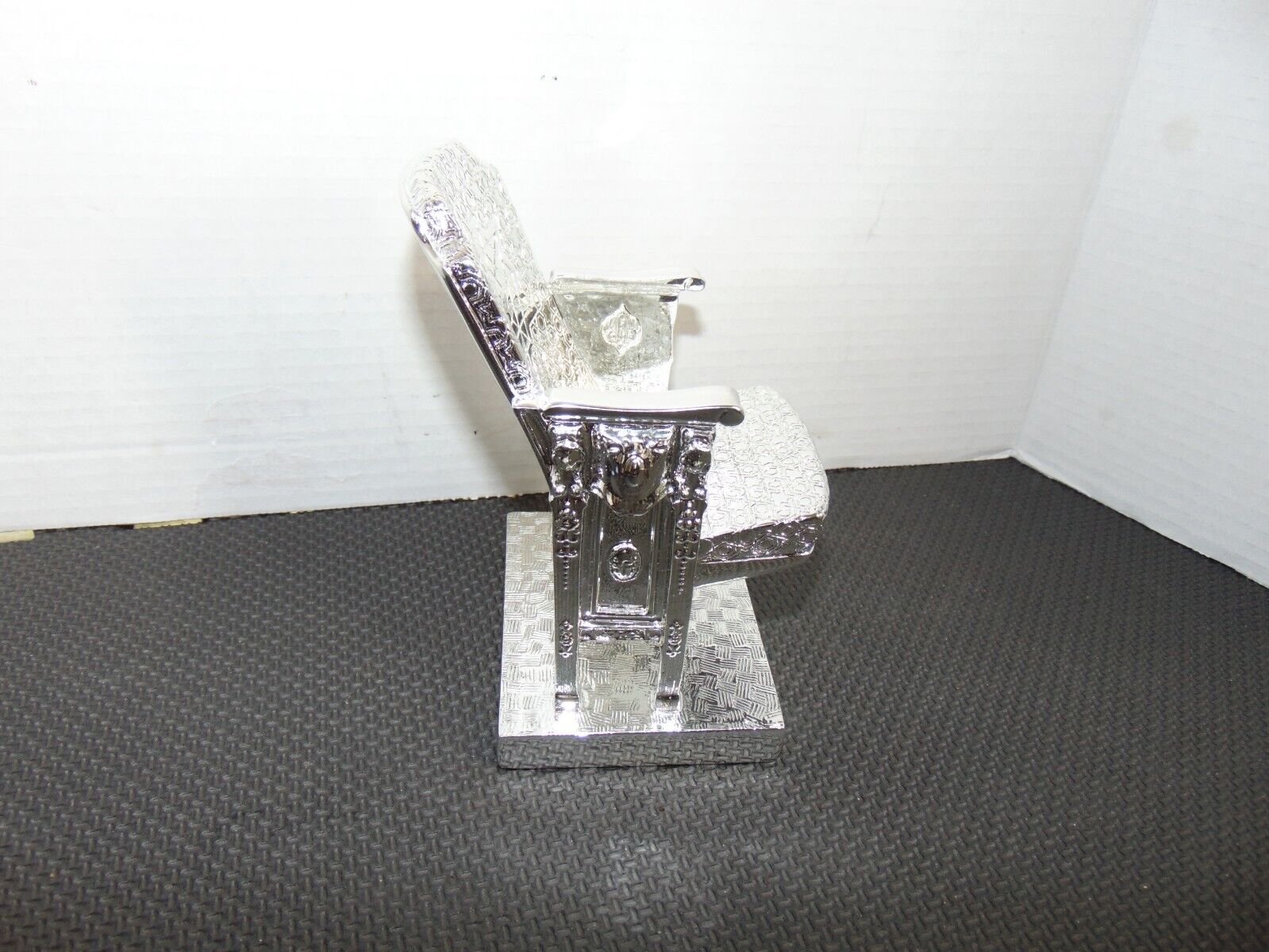 Picture 11 of 16