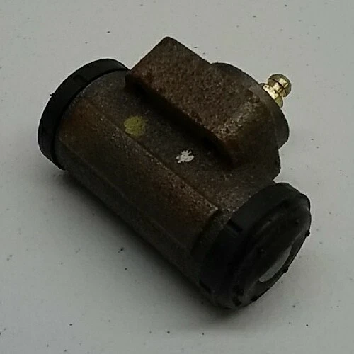 33957 Bendix Rear Drum Brake Wheel Cylinder 33957 Brake Wheel Cylinder - Image 3 of 4