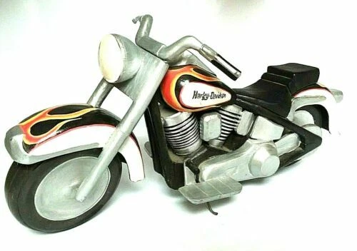 Modellini statici di auto, furgoni e camion in latta