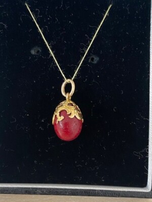 Fabergé 14ct gold mounted purpurine egg pendant by workmaster Henrick Wigström,