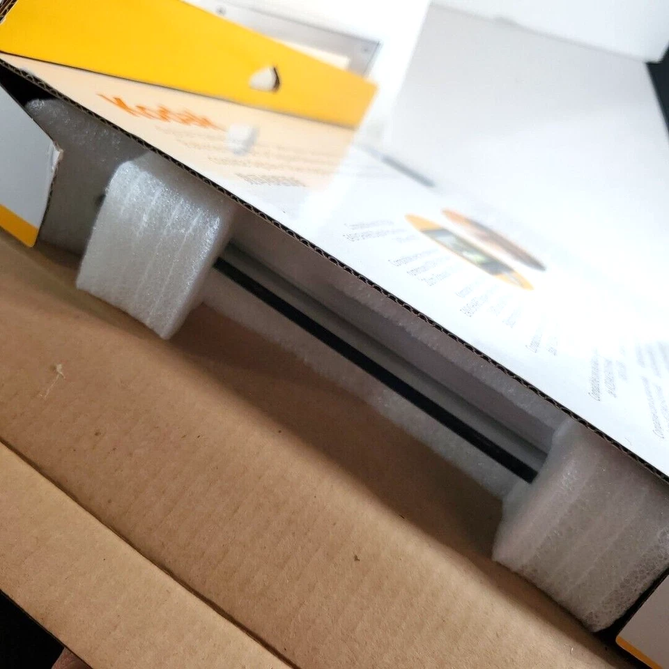 NEW Kodak EasyShare 8" Digital Picture Frame & Glass Faceplate SV811; Open Box - Image 4 of 4