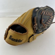 Franklin Sports Field Master Series RHT Baseball / Softball Glove 22601-13"