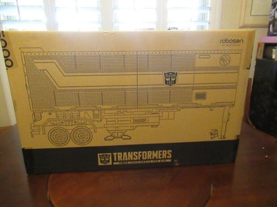 Robosen Flagship Optimus Prime Trailer with Roller Limited Edition