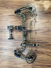 Mathews Triax RH Compound Bow- Under Armour Ridge Reaper- 70lb-28.5”