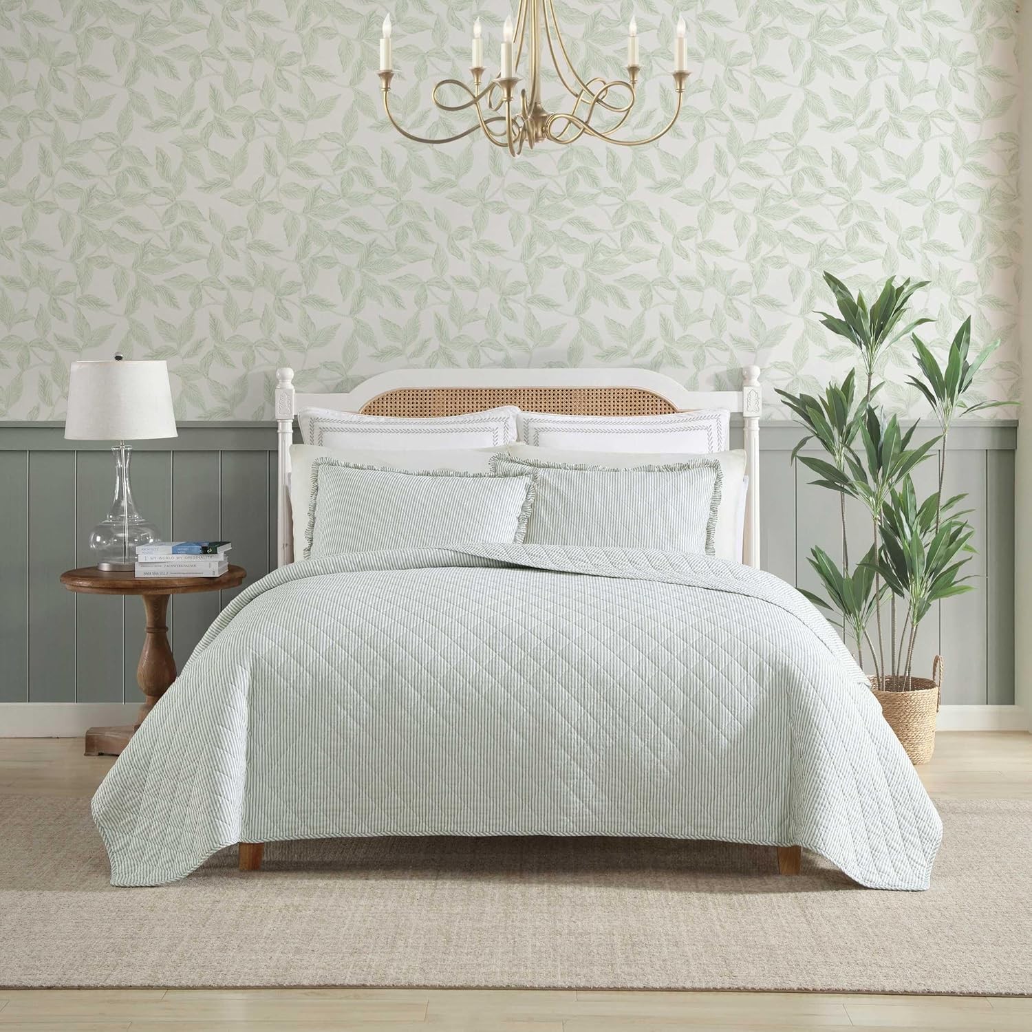 Laura Ashley - Full/Queen Quilt Set, Simple, Comfortable and