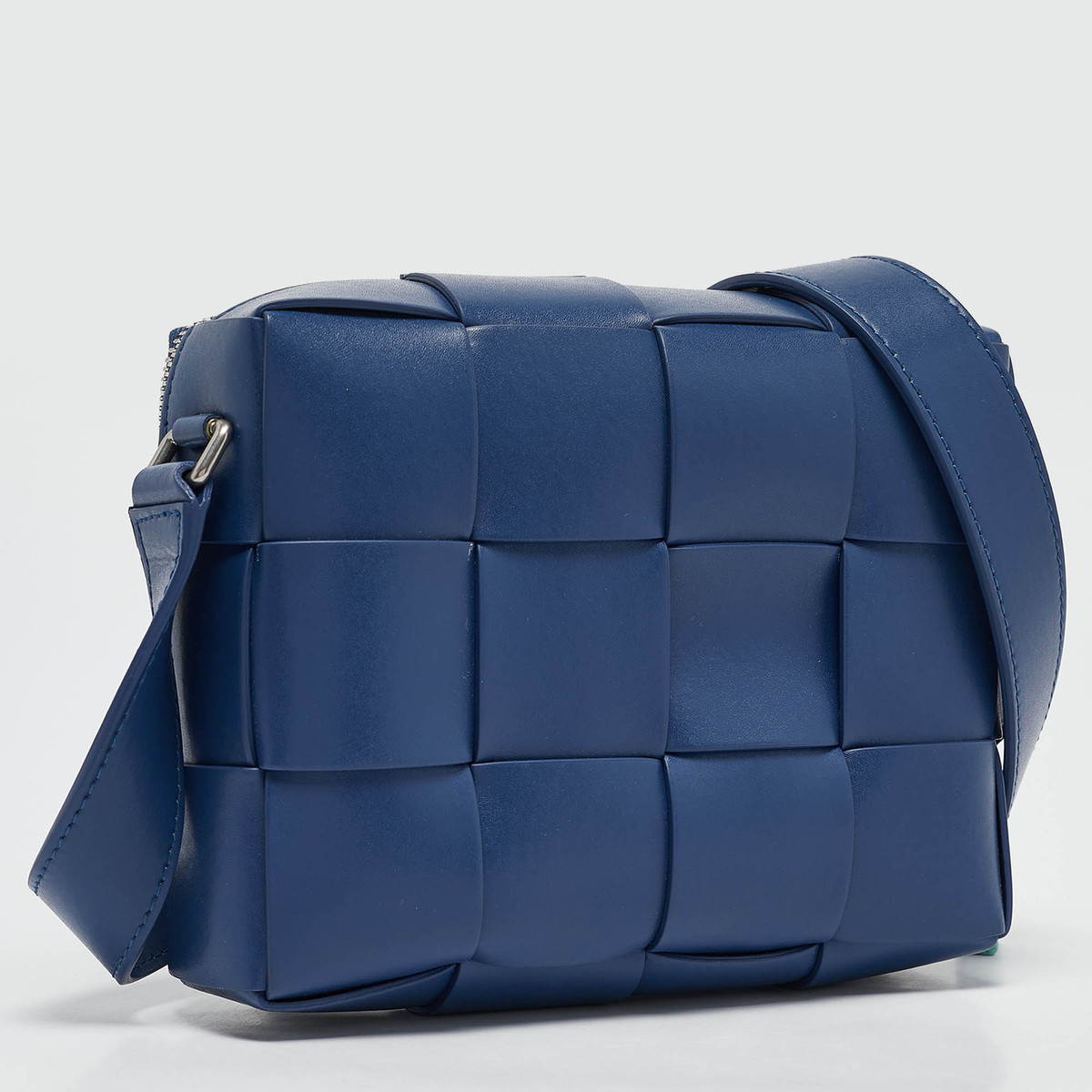 Bottega Veneta Navy Blue Intrecciato Leather Cassette Bottega Veneta Navy Blue Intrecciato Leather Cassette